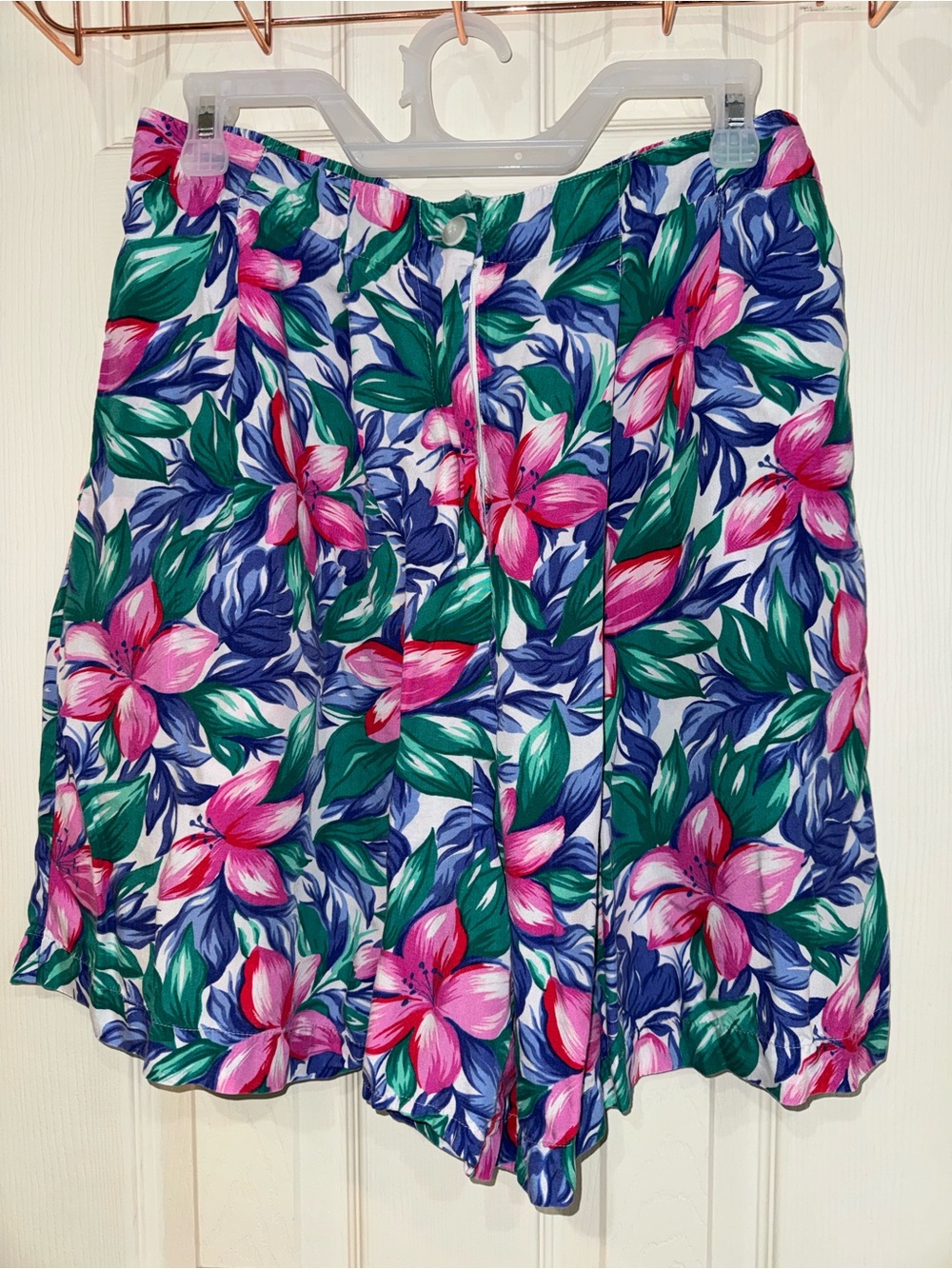Vintage 1990’s Izod high waisted floral shorts